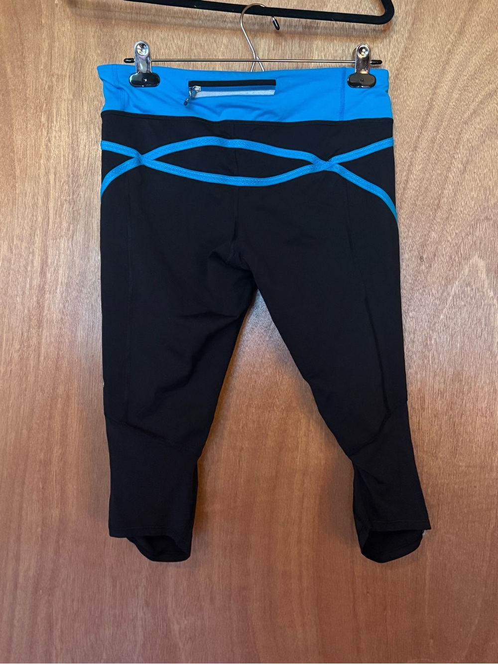 Lululemon Run Inspire Crop Leggings Size 8 Black Blue Reflective Running Capri - Picture 3 of 5